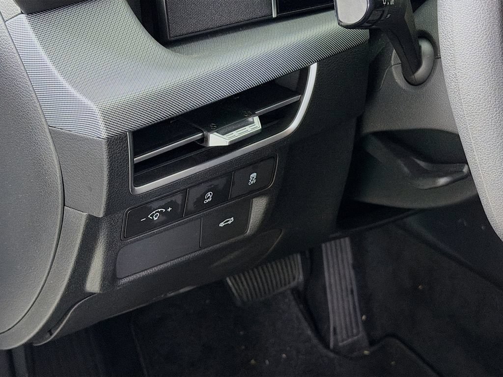 Used 2025 Hyundai Sonata SE FWD image 12