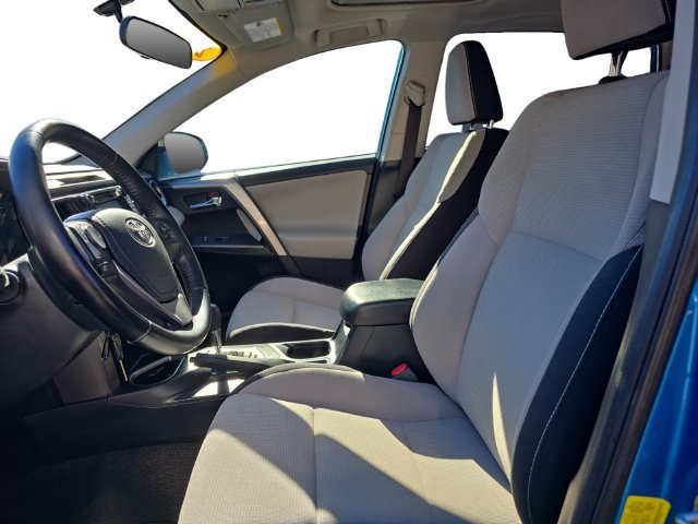 Used 2016 Toyota RAV4 XLE AWD/4WD image 17