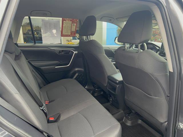 Used 2020 Toyota RAV4 LE w/ All Weather Liner Package AWD/4WD image 15