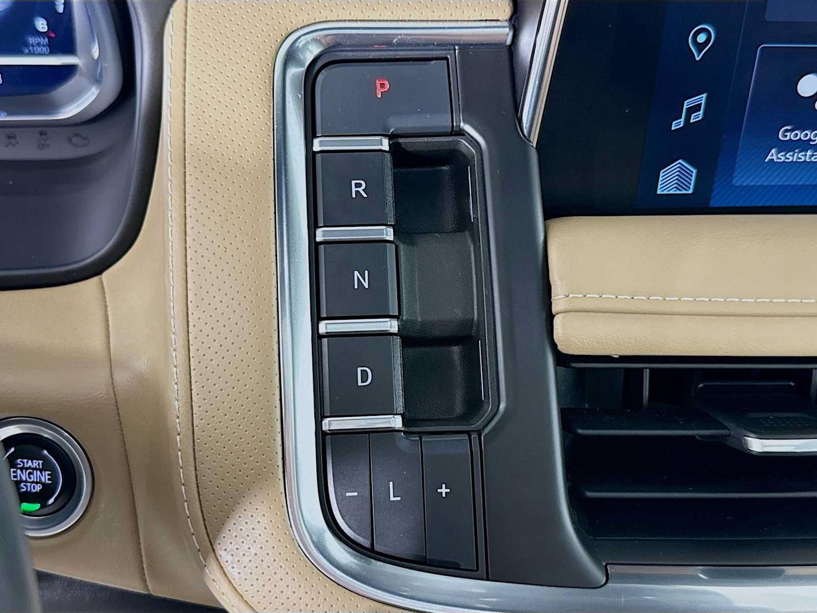 Used 2023 Chevrolet Tahoe Premier AWD/4WD image 17