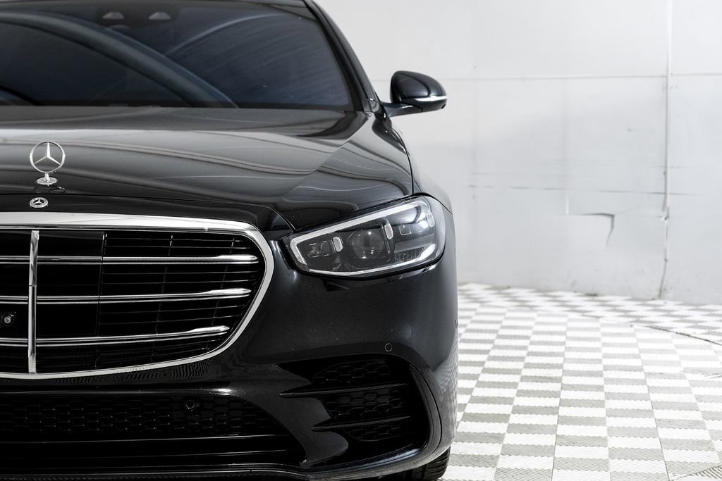 Used 2022 Mercedes-Benz S 580 4MATIC Sedan w/ AMG Line Package image 45