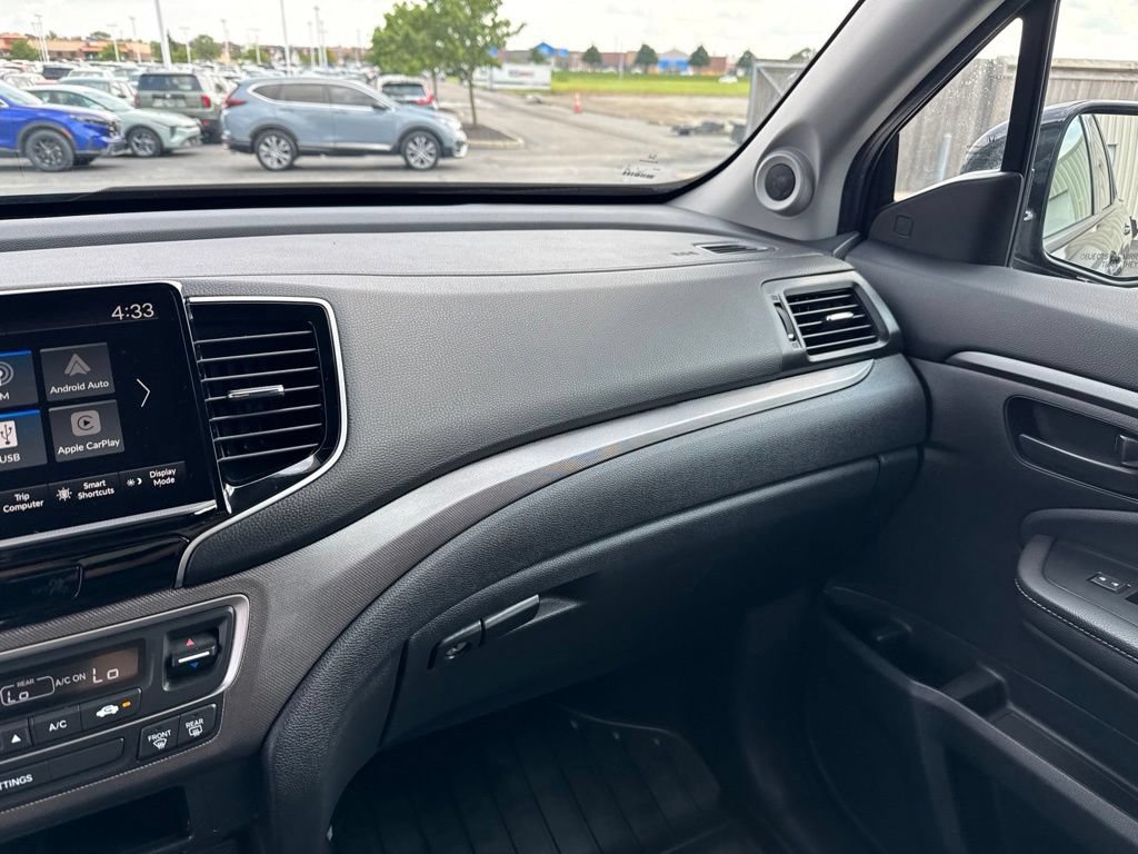 Used 2025 Honda Ridgeline Sport image 26