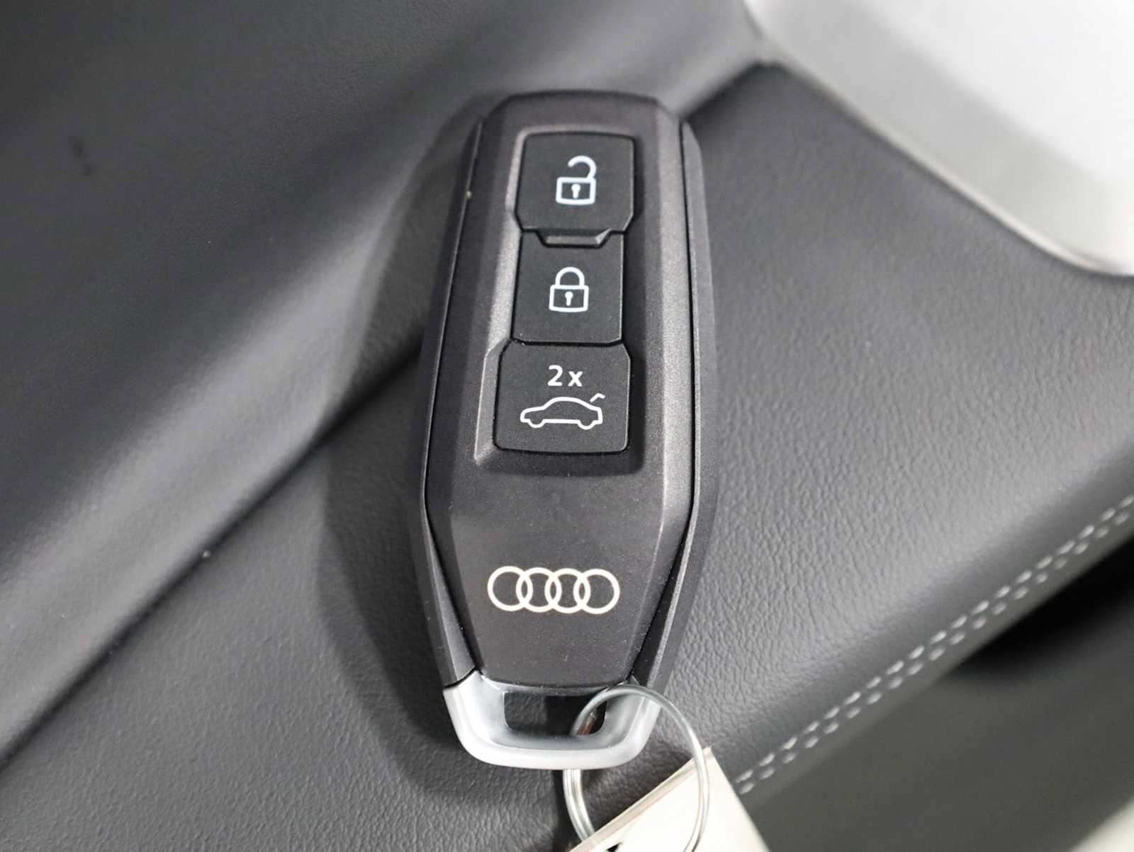 Certified 2025 Audi Q5 Premium Plus w/ Premium Plus AWD/4WD image 41