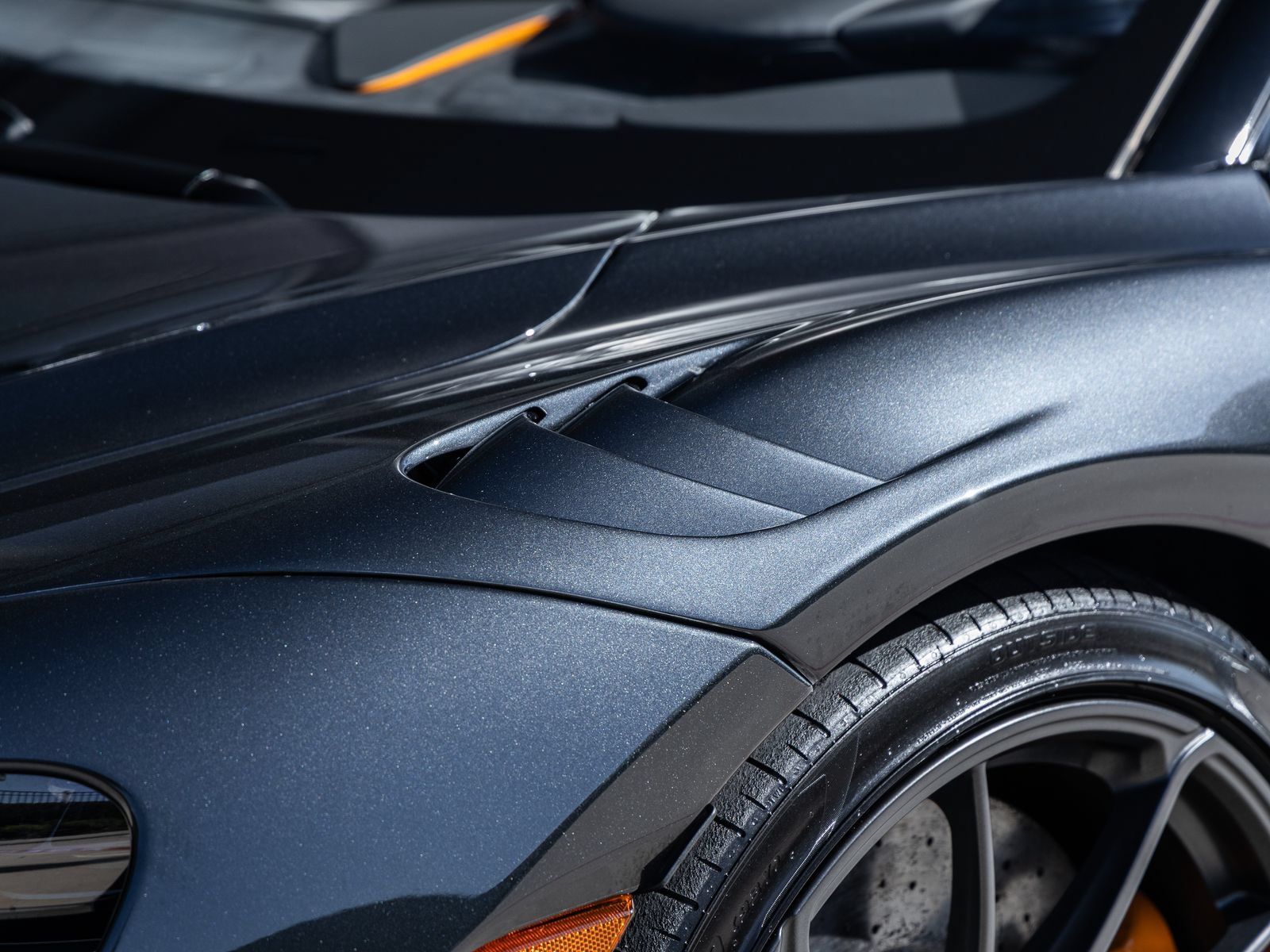 Used 2024 McLaren 750S Spider RWD image 17
