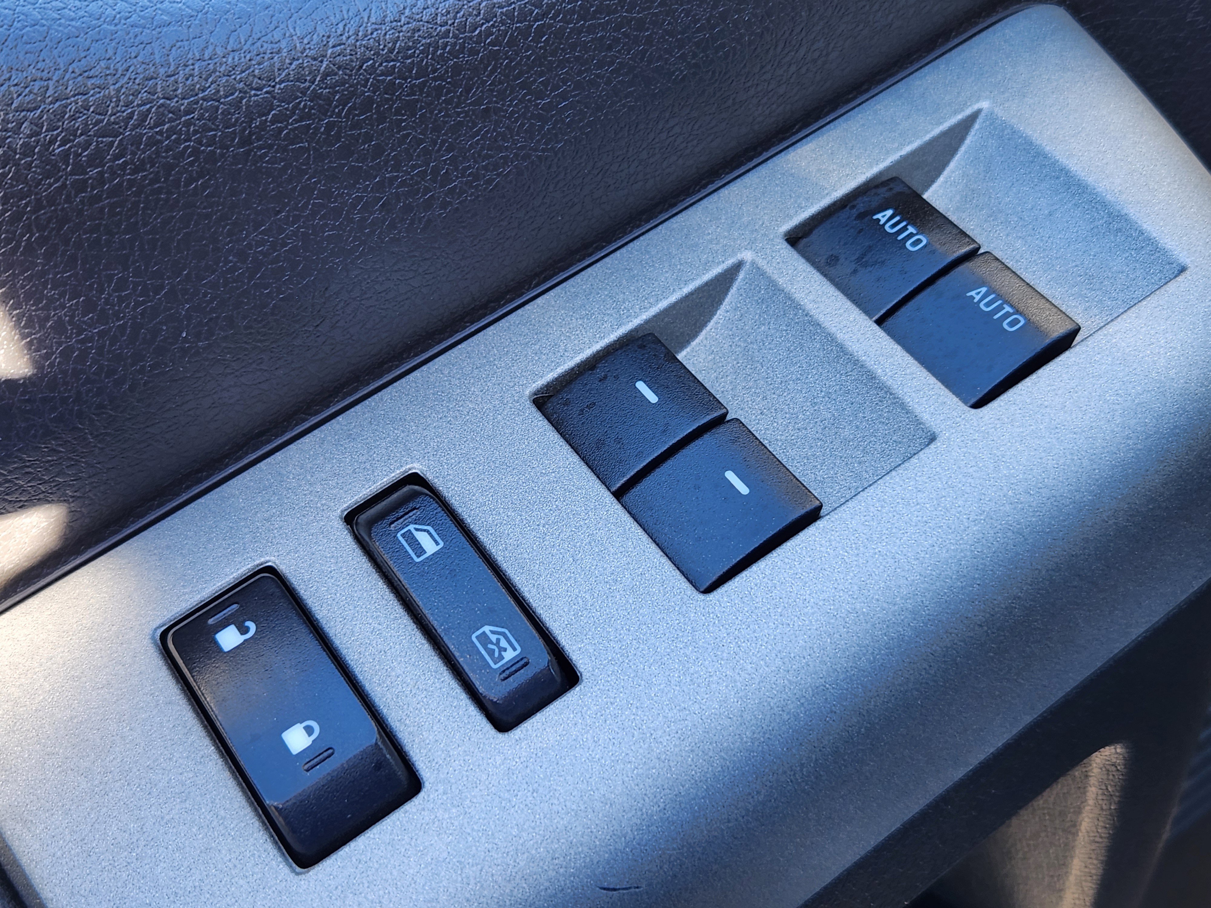 Used 2016 Ford F350 Lariat image 17