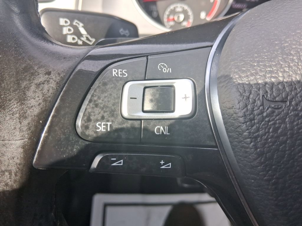 Used 2017 Volkswagen Golf Wolfsburg Edition image 19