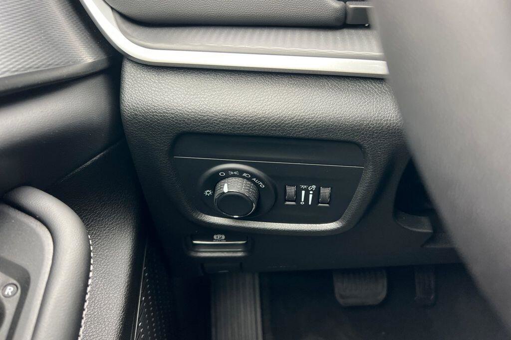 New 2026 Jeep Grand Cherokee L 4WD image 28