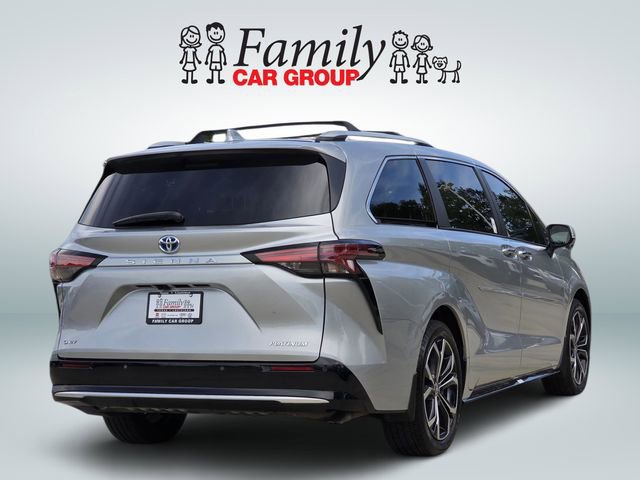 Used 2025 Toyota Sienna Platinum image 4