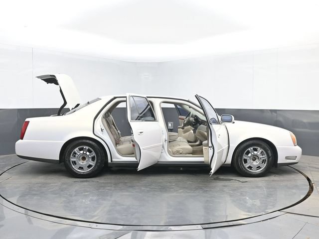 Used 2004 Cadillac De Ville w/ Equipment Group FWD image 49