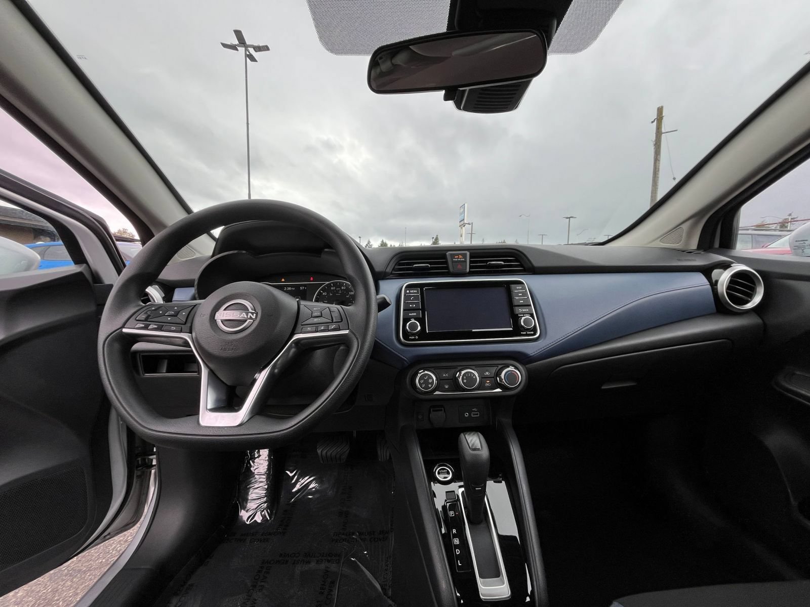 Used 2025 Nissan Versa SV FWD image 32