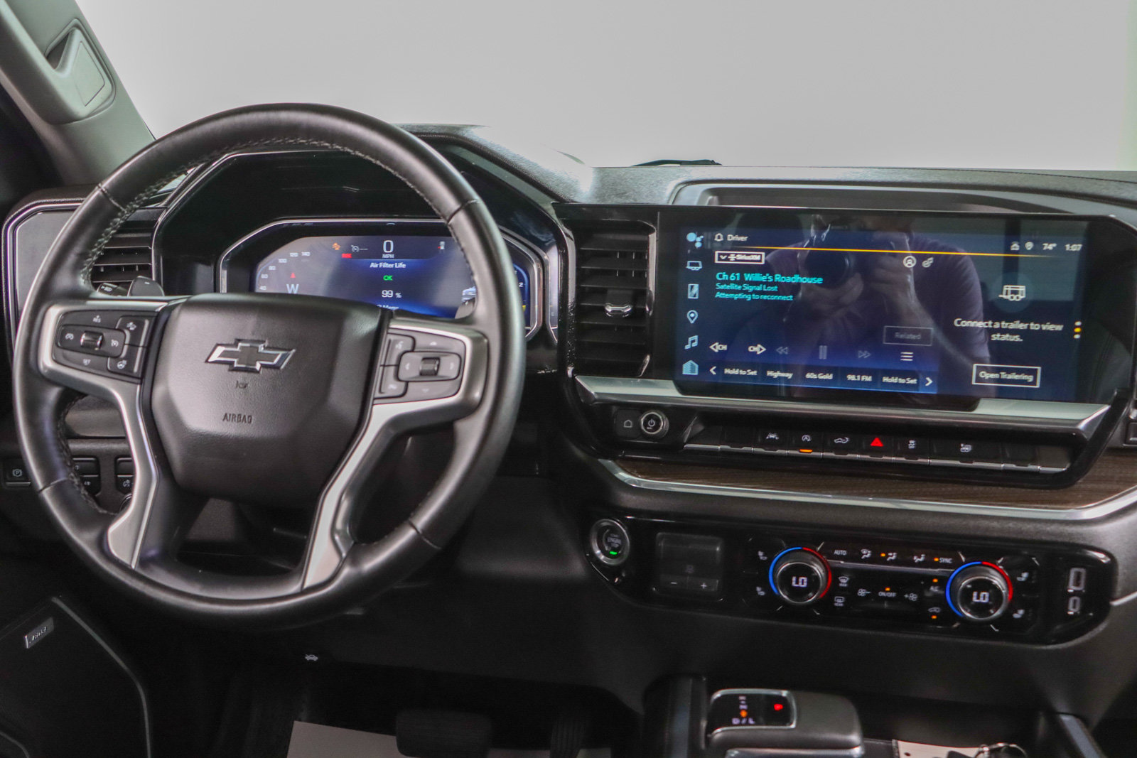 Used 2023 Chevrolet Silverado 1500 RST w/ Redline Edition AWD/4WD image 19