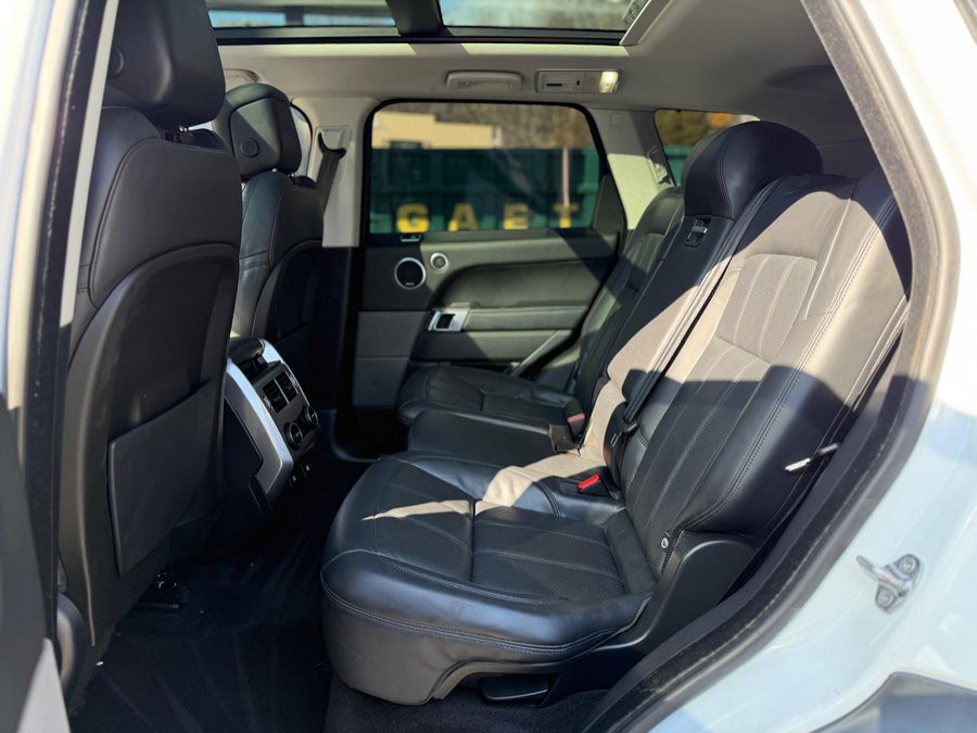 Used 2019 Land Rover Range Rover Sport HSE image 19