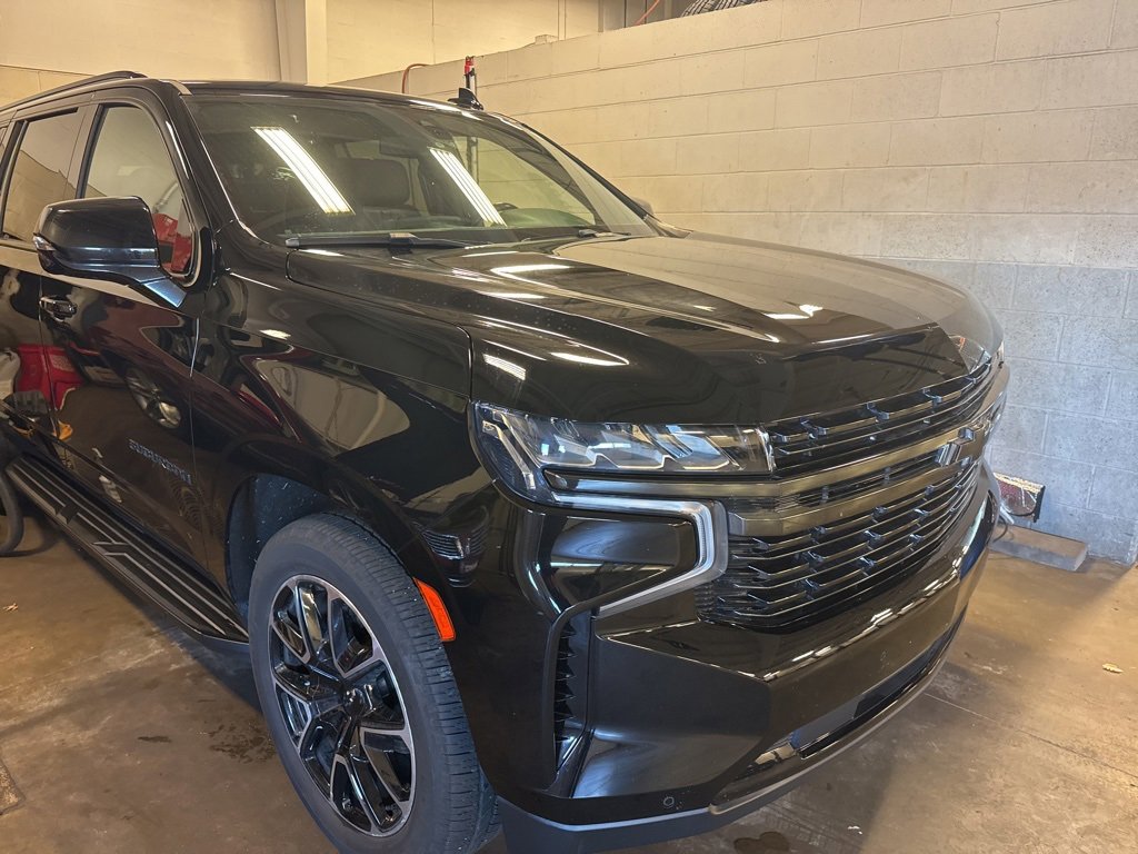 Used 2021 Chevrolet Suburban RST w/ Luxury Package image 4