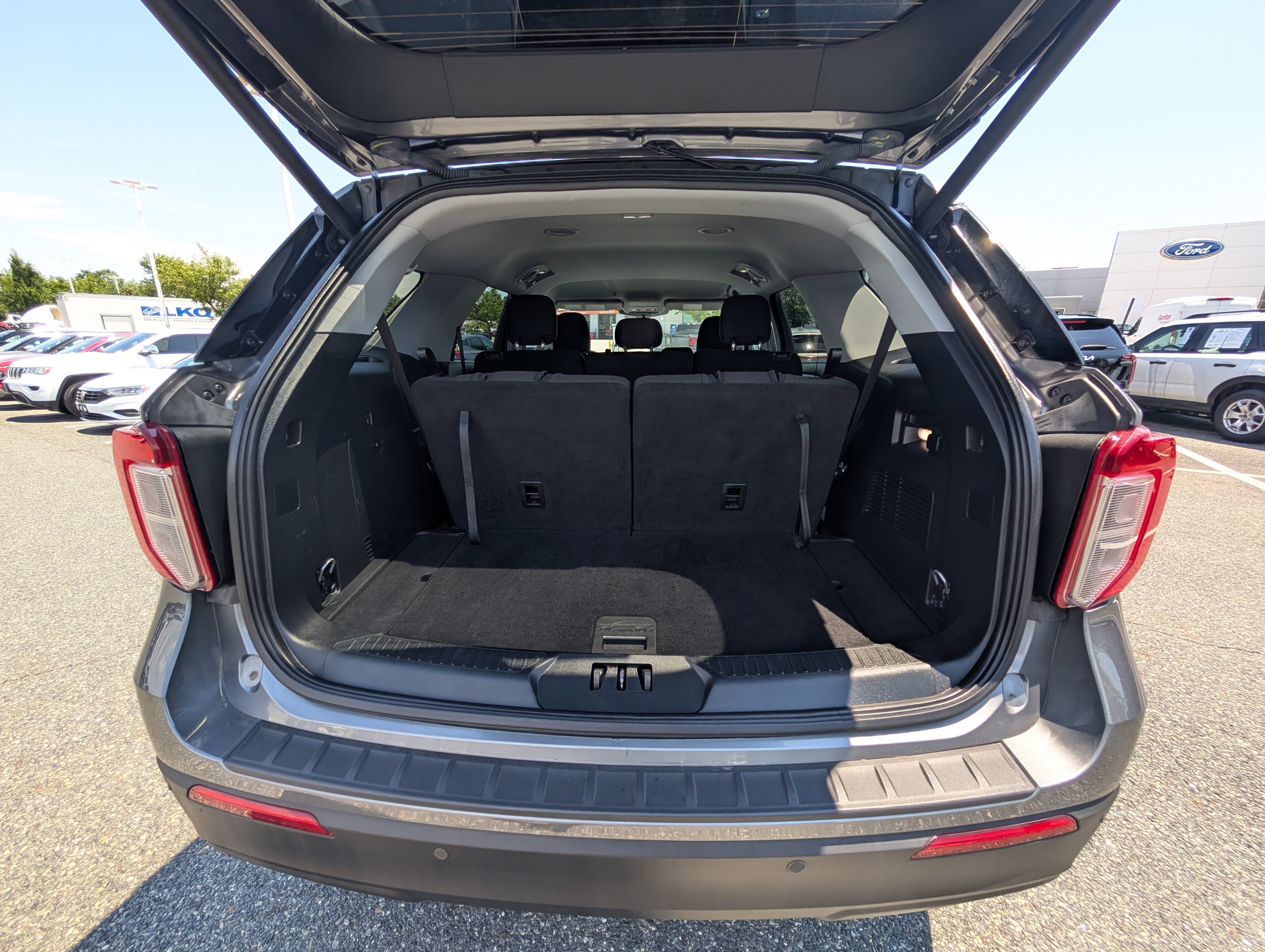 Certified 2023 Ford Explorer XLT AWD/4WD image 13