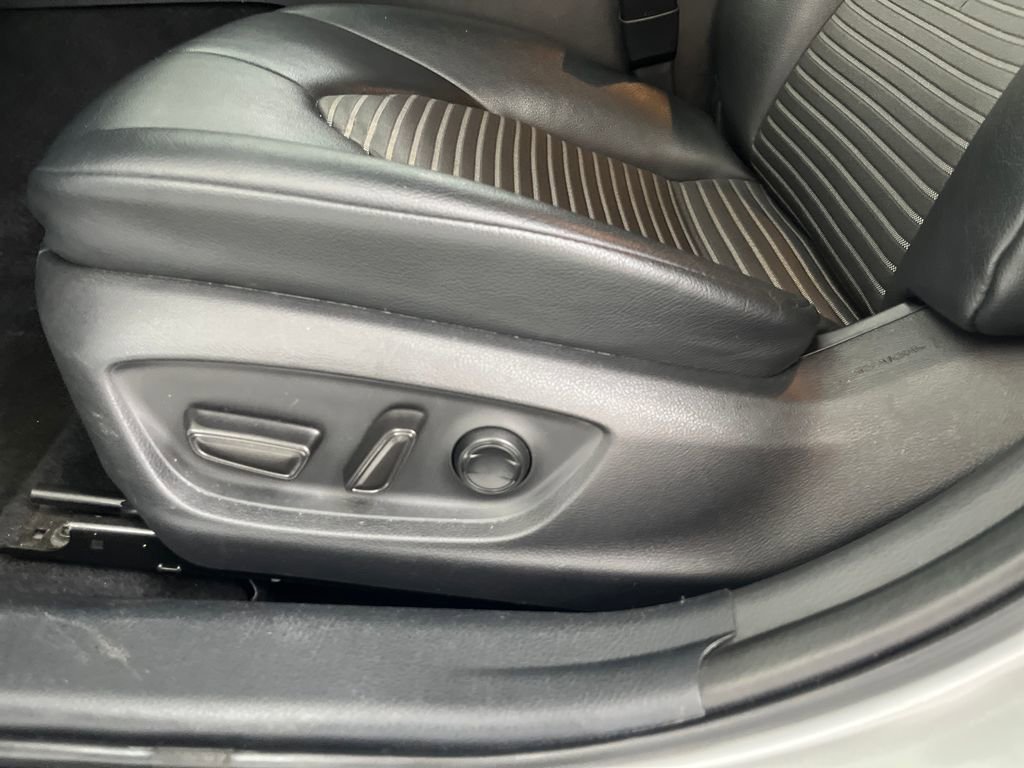 Used 2020 Toyota Camry SE FWD image 50
