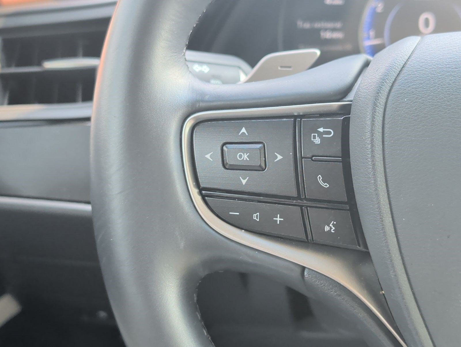 Used 2025 Lexus ES 350 w/ Premium Package FWD image 14