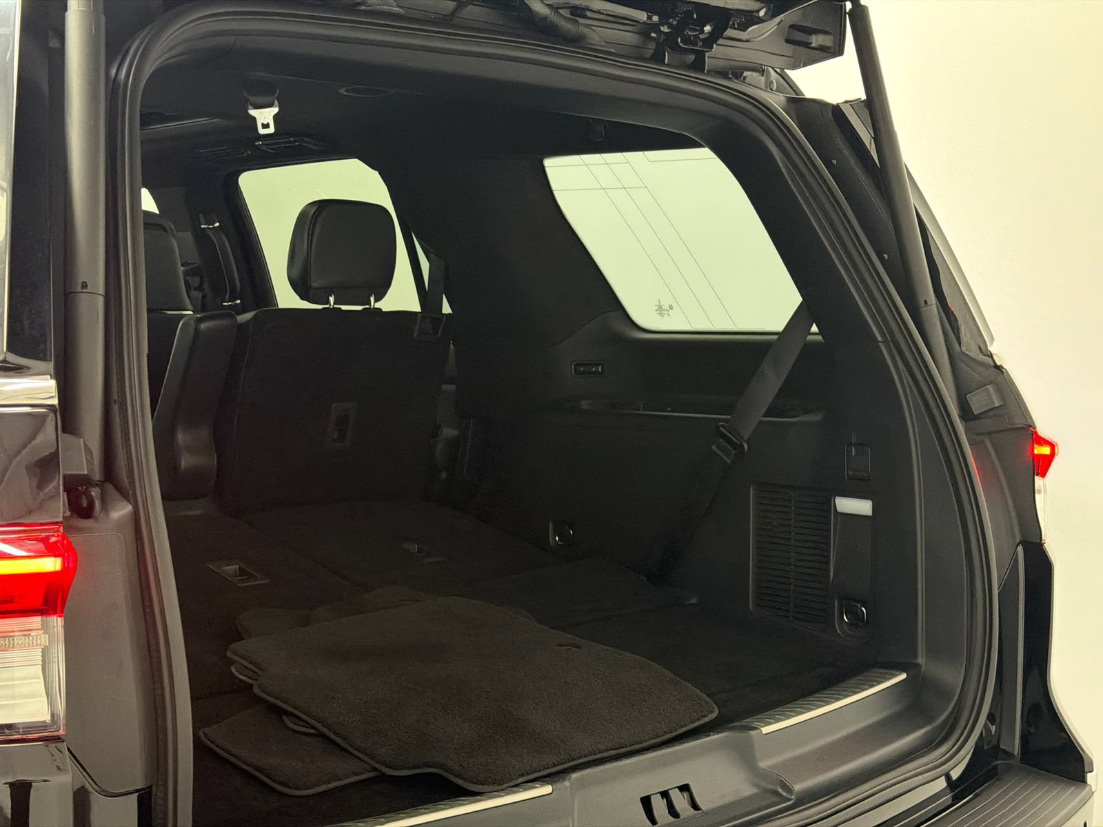 Certified 2023 Lincoln Navigator Reserve AWD/4WD image 9
