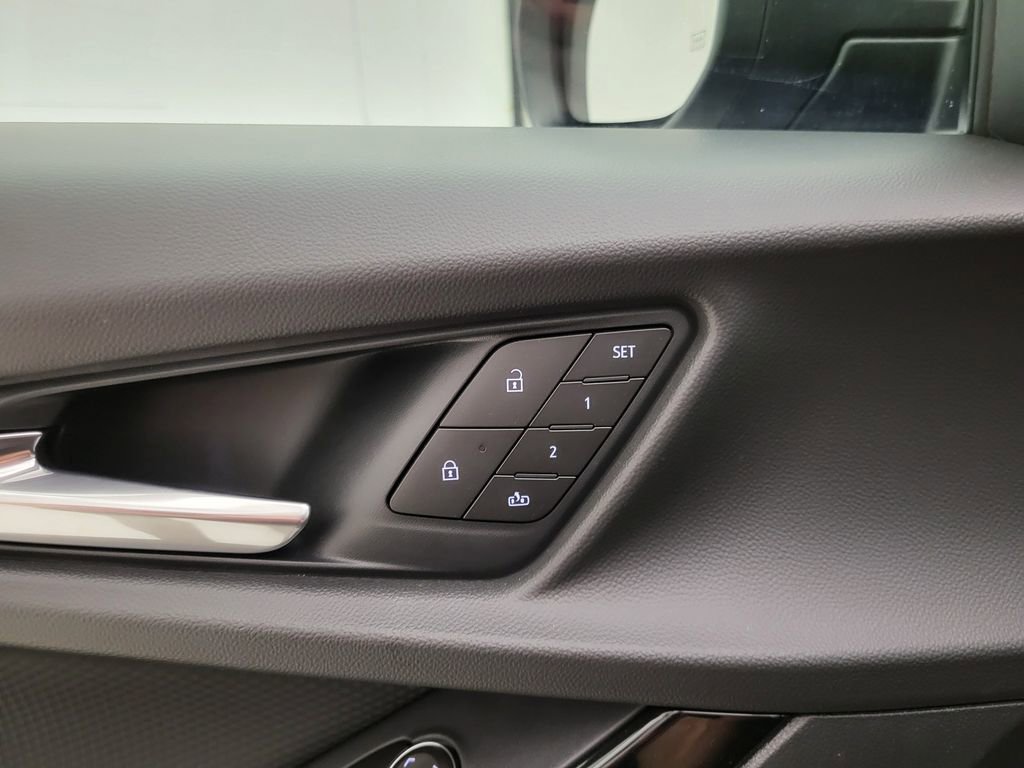 New 2026 Chevrolet Equinox RS w/ Convenience Package III image 3