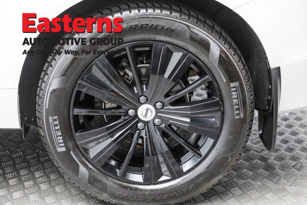 Used 2023 Volvo XC60 B5 Plus image 8