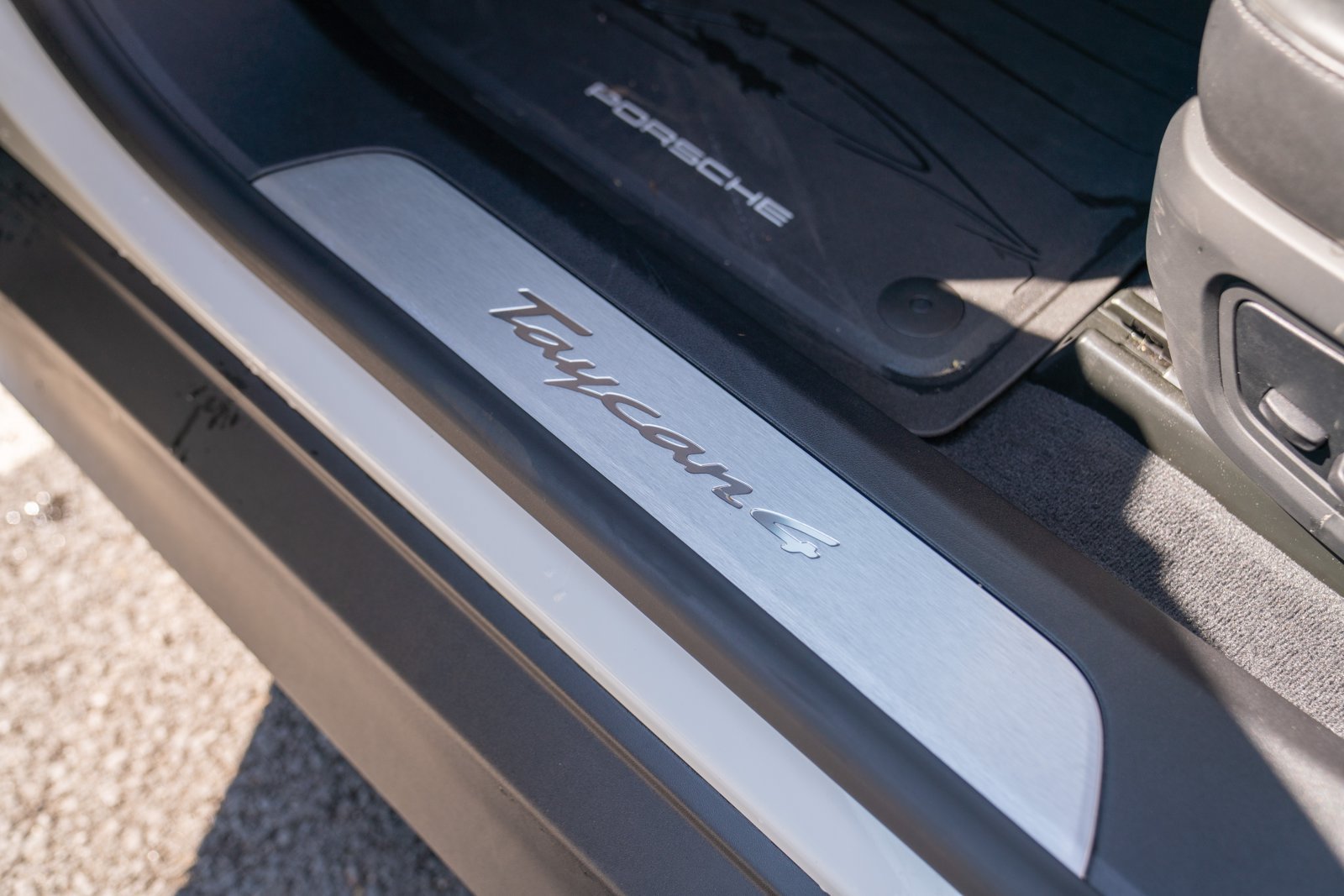 Certified 2026 Porsche Taycan AWD/4WD image 12