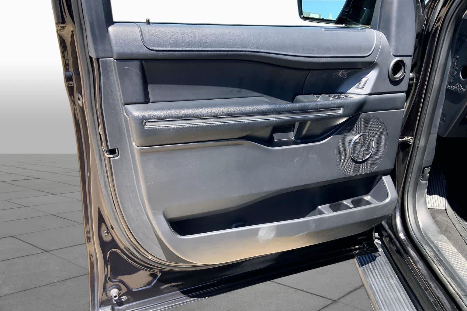 Used 2024 Ford Expedition XLT AWD/4WD image 21