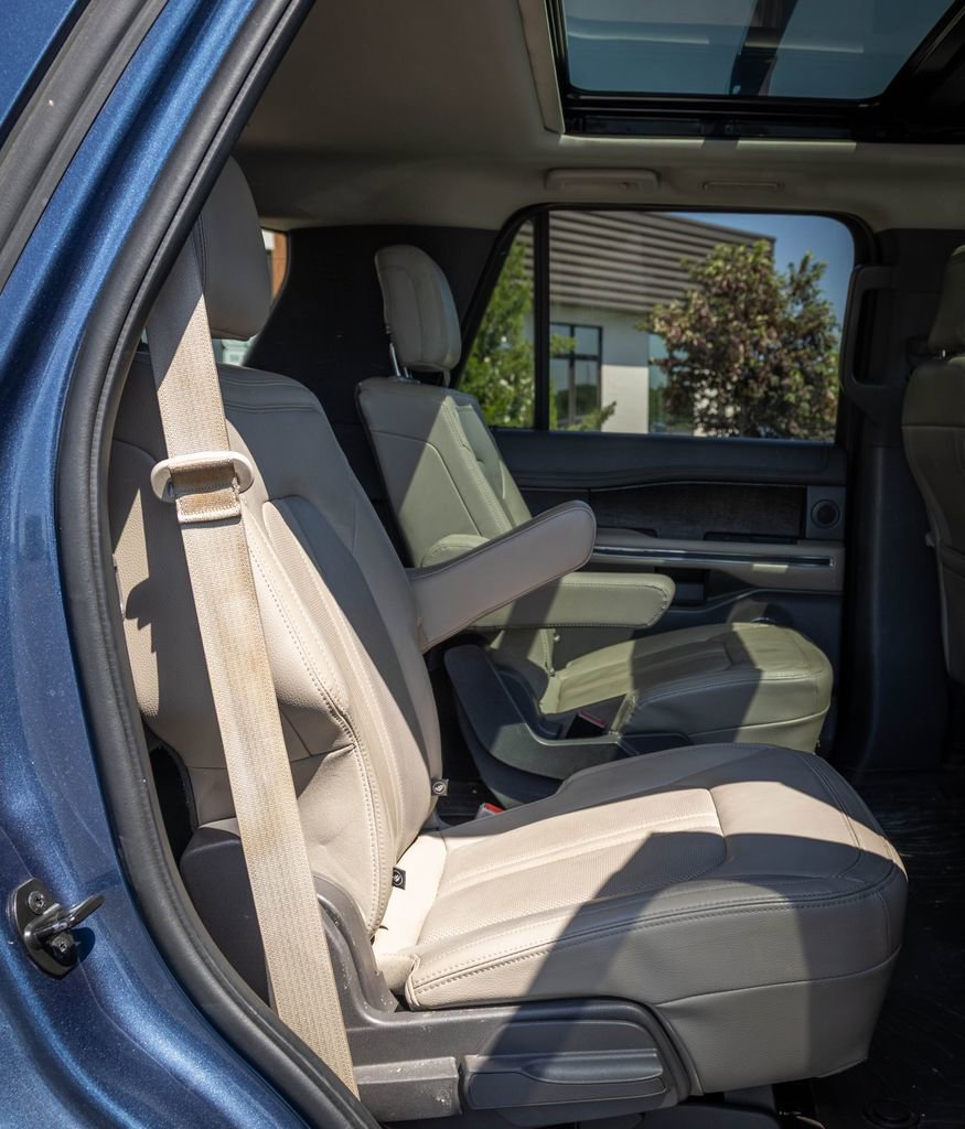Used 2018 Ford Expedition Limited w/ Equipment Group 301A AWD/4WD image 36