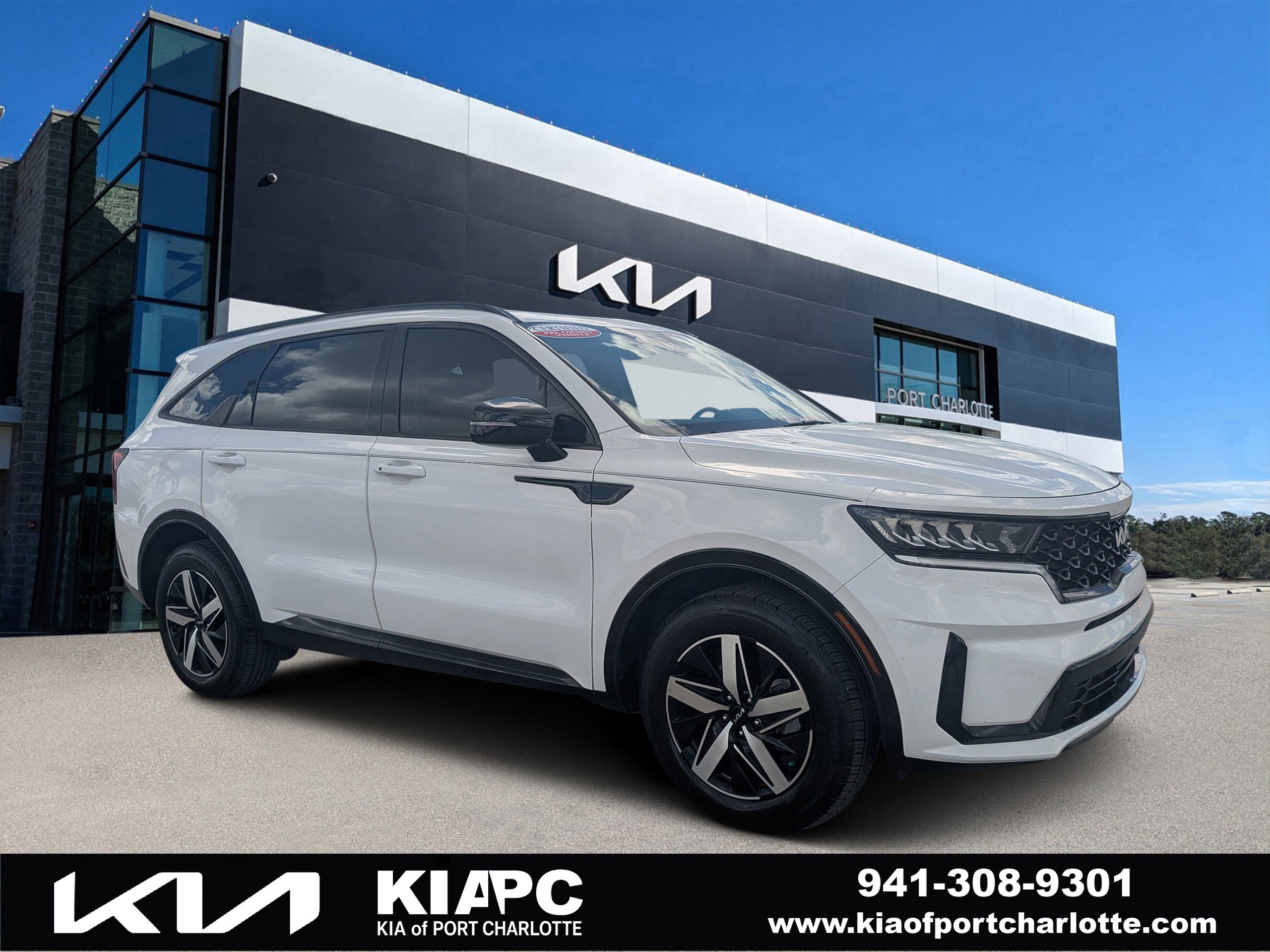 Certified 2023 Kia Sorento S image 1