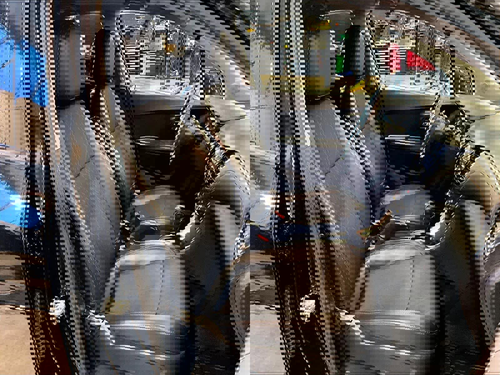 Used 2022 Chevrolet Trax LT w/ LT Convenience Package image 11