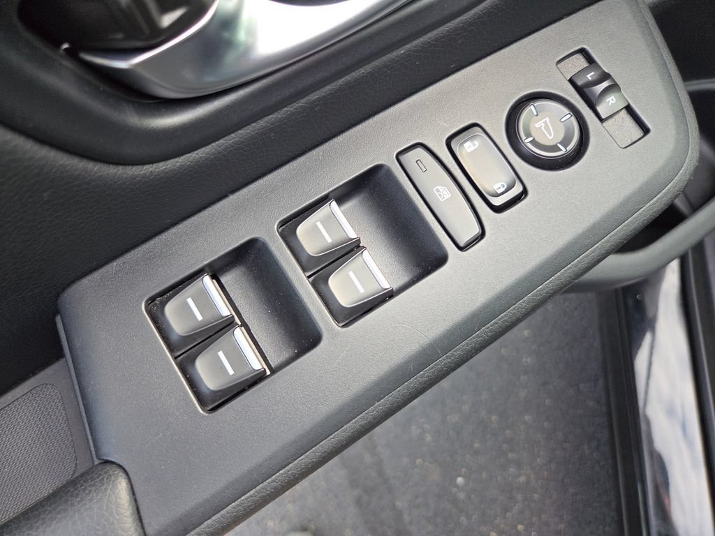 Certified 2025 Honda Pilot Touring image 36
