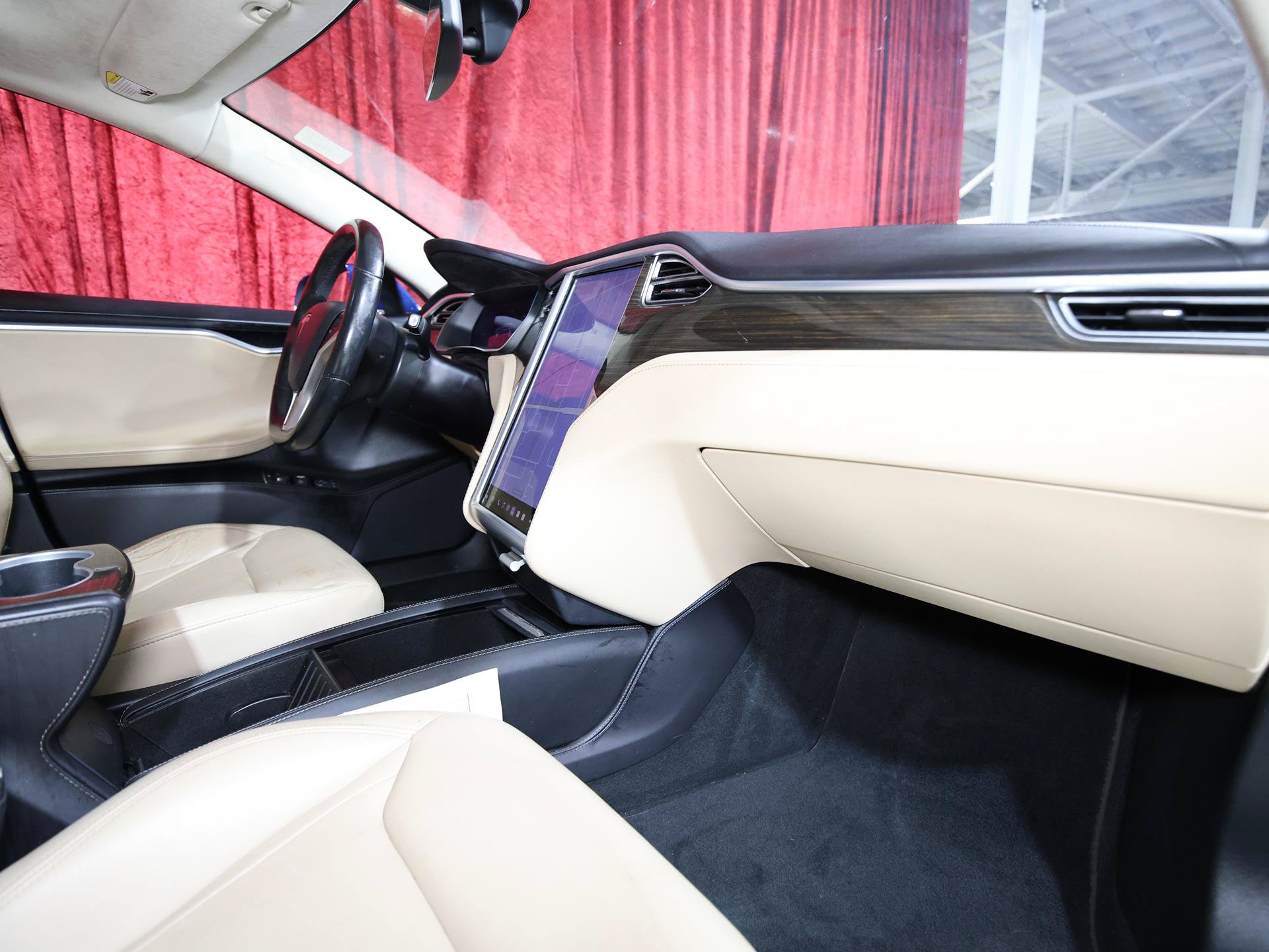 Used 2015 Tesla Model S 85 RWD image 24