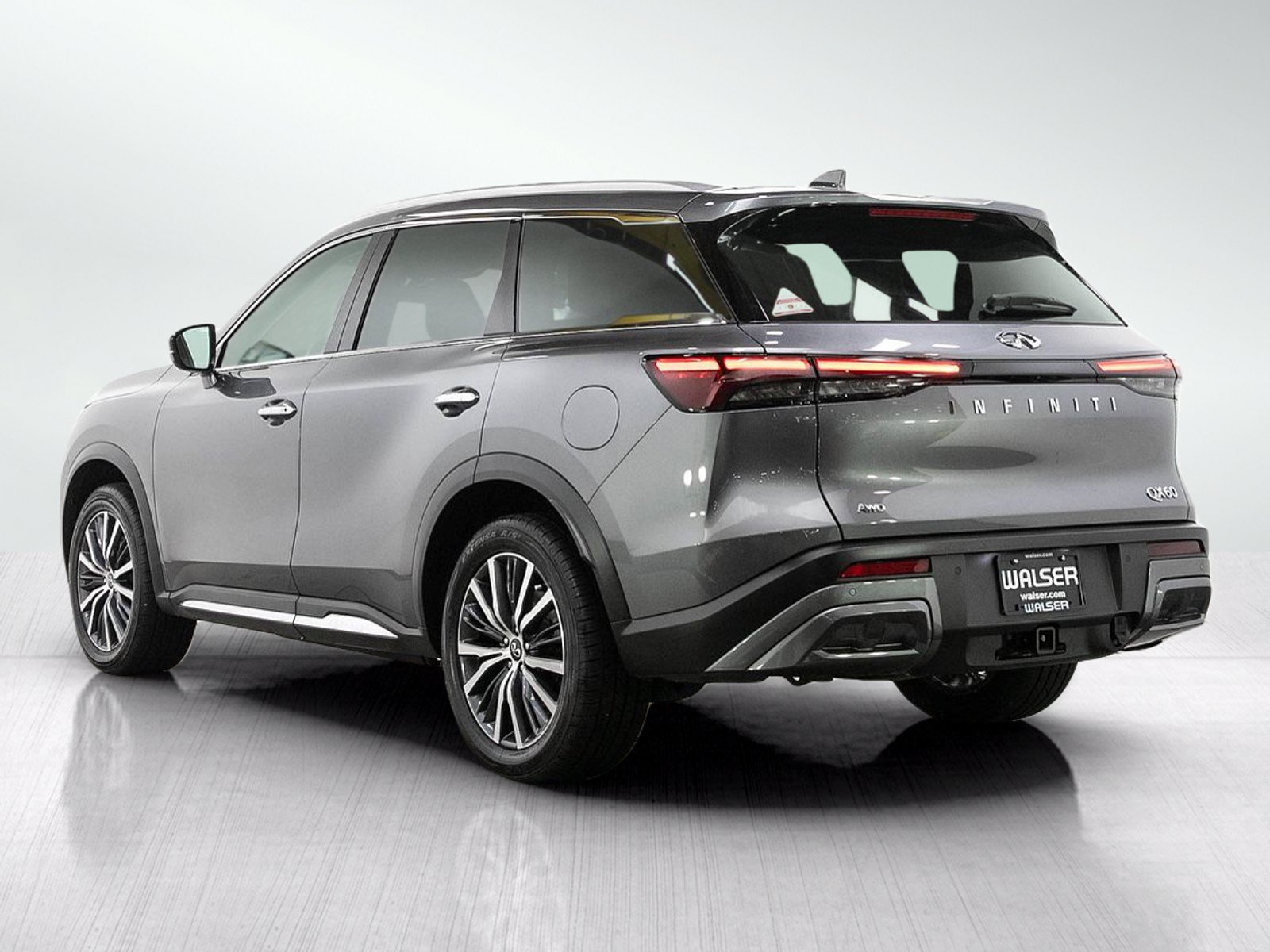 Used 2023 INFINITI QX60 Sensory AWD/4WD image 3