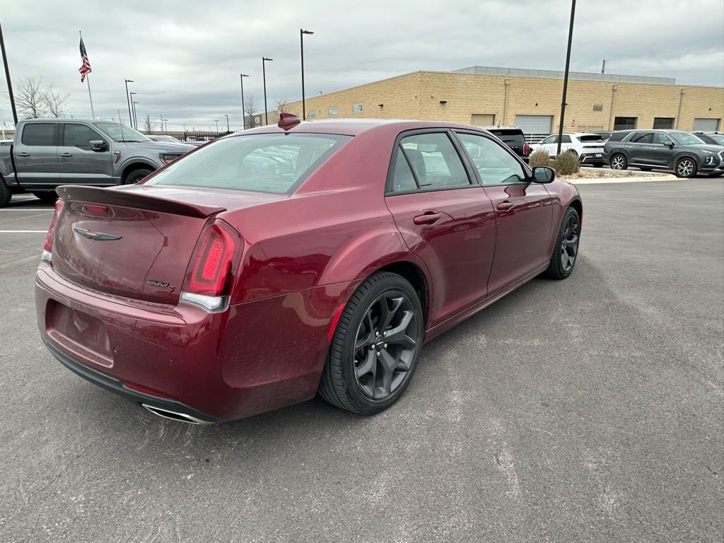 Used 2023 Chrysler 300 S w/ Comfort Group image 4