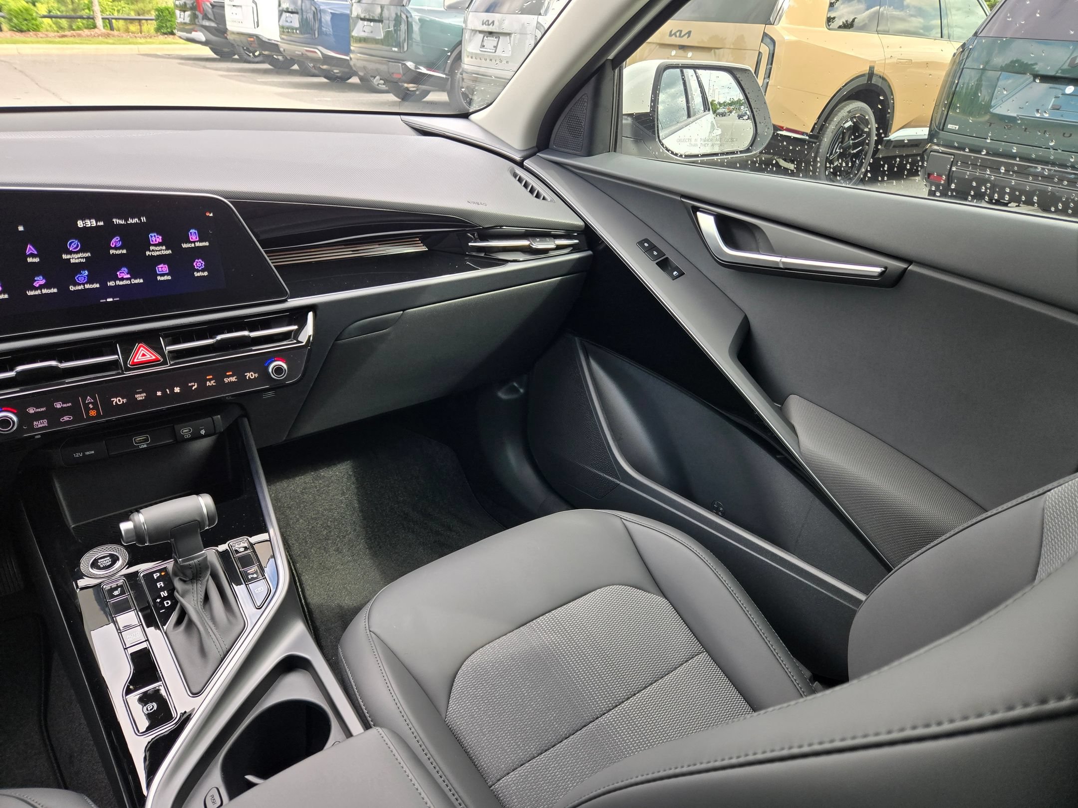 New 2026 Kia Niro EX FWD image 11