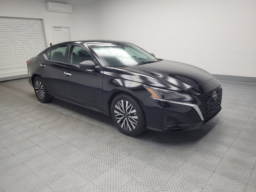 Used 2024 Nissan Altima 2.5 SV image 11