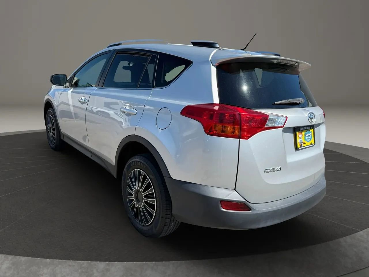 Used 2015 Toyota RAV4 LE AWD/4WD image 5