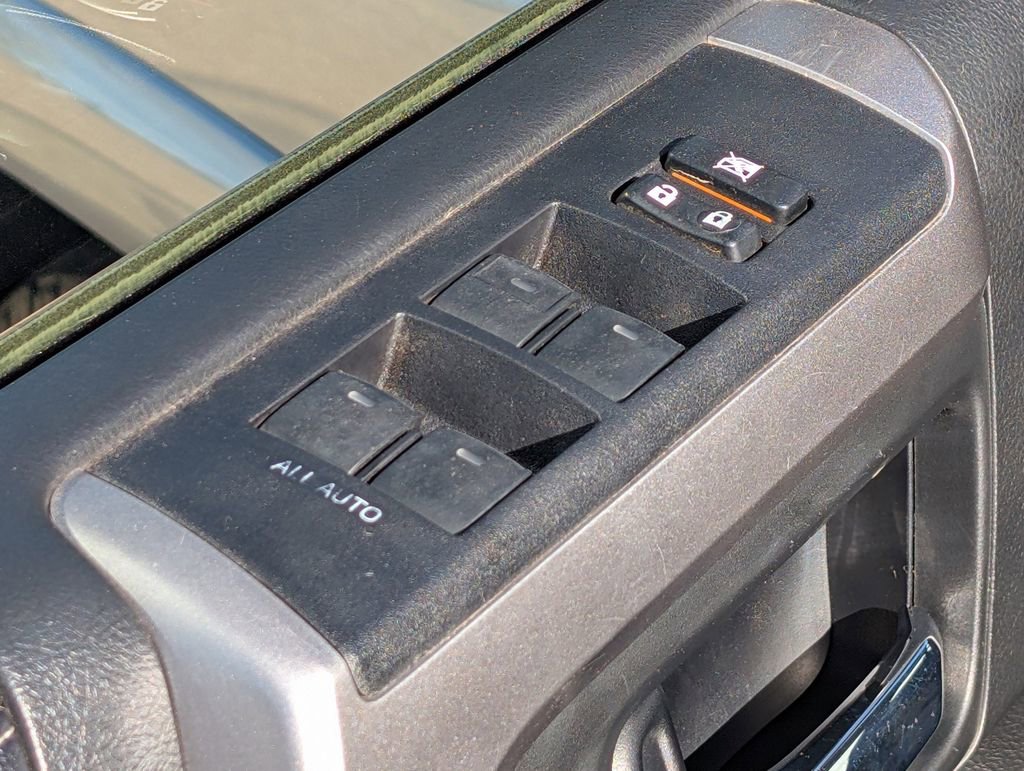 Used 2018 Toyota 4Runner SR5 image 17