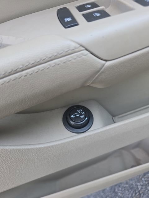 Used 2010 Cadillac SRX Luxury AWD/4WD image 16