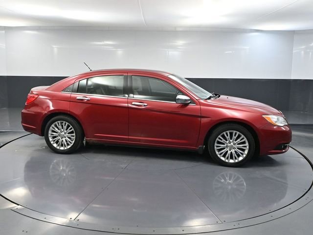 Used 2012 Chrysler 200 Limited FWD image 3
