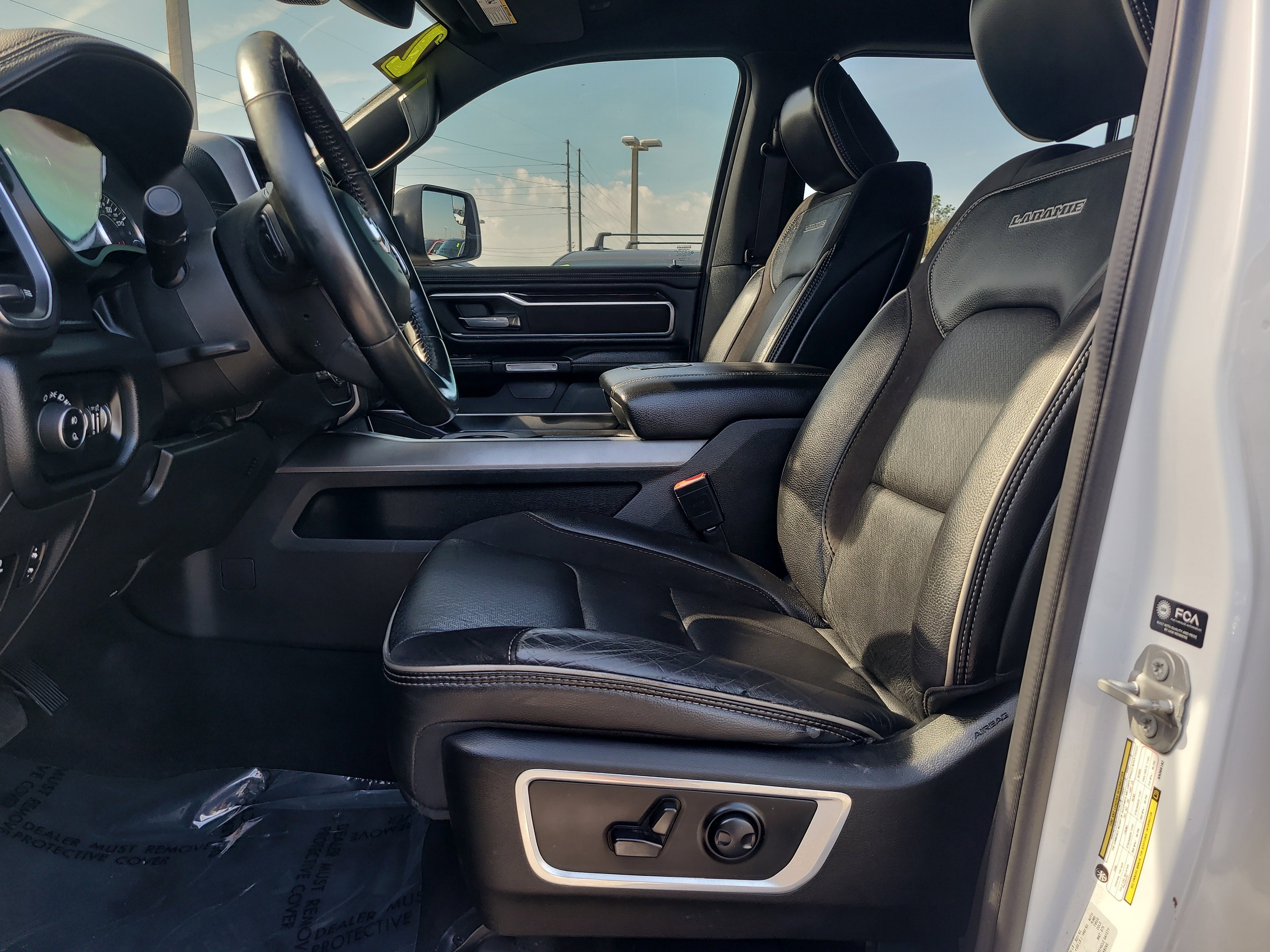 Used 2022 RAM 1500 Laramie w/ Sport Appearance Package image 18