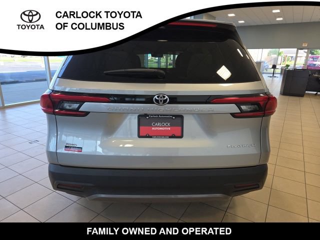 Used 2024 Toyota Grand Highlander AWD image 8