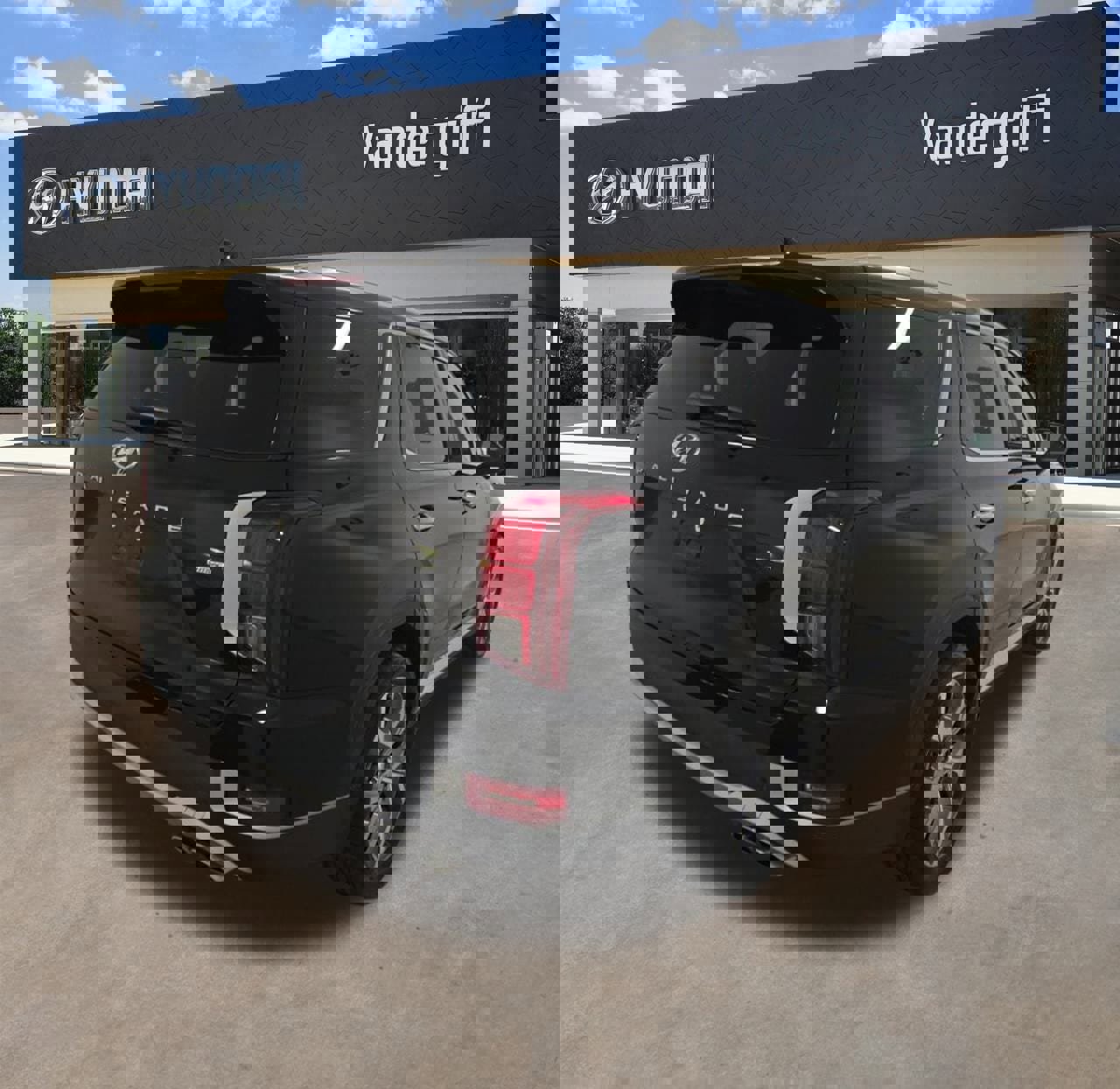 Used 2022 Hyundai Palisade SEL w/ Premium Package image 14