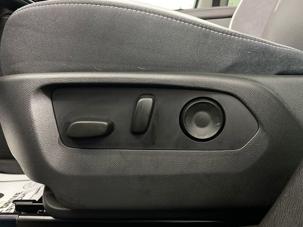 Certified 2024 Buick Envision Sport Touring image 12
