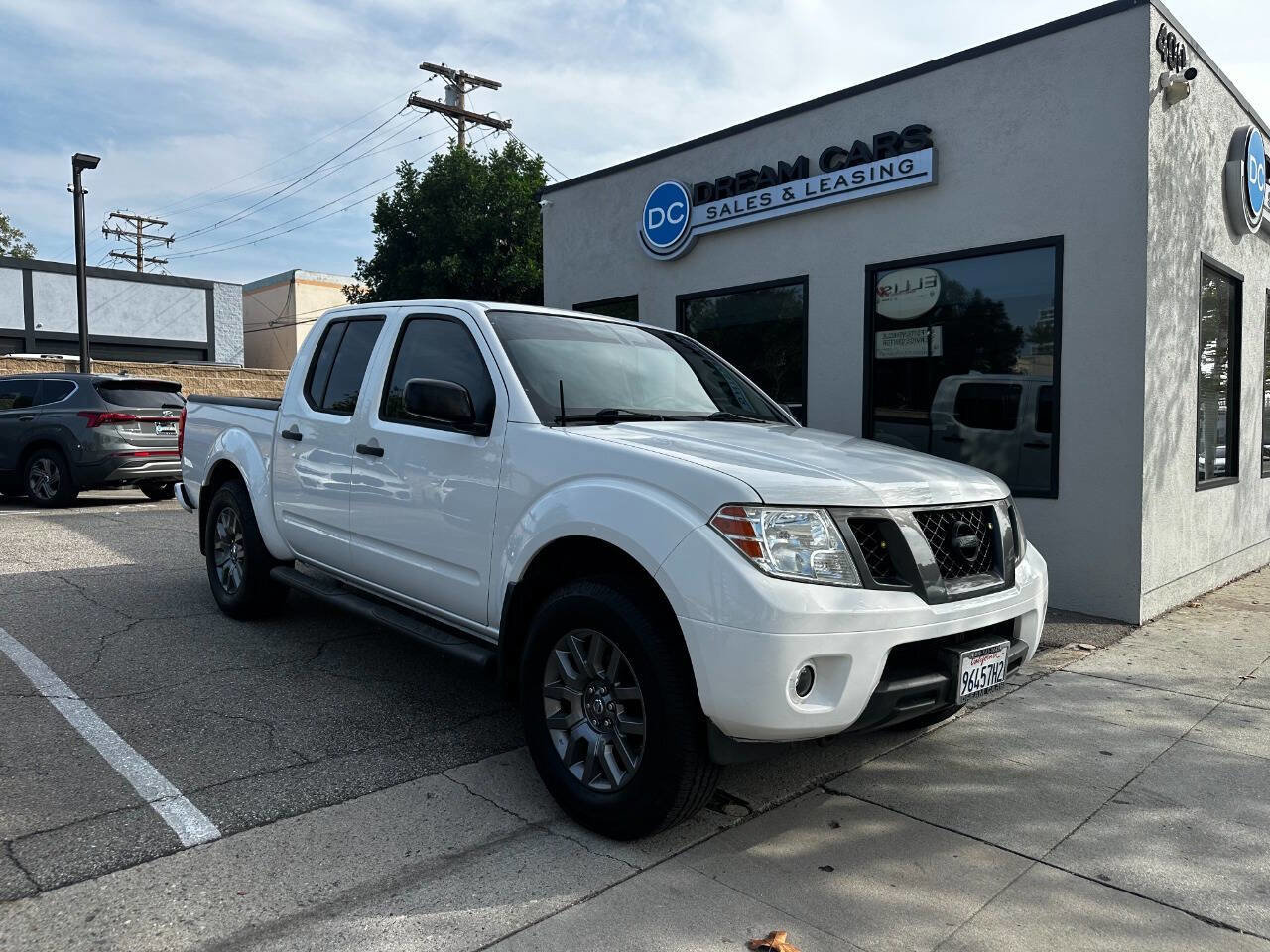 Used 2012 Nissan Frontier SV w/ Sport Appearance Pkg image 2