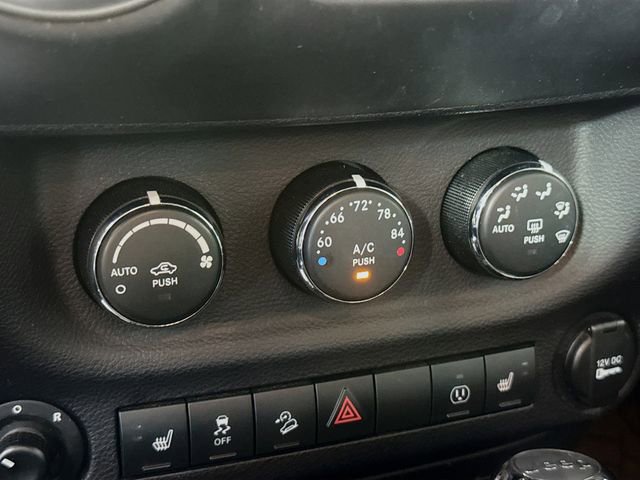 Used 2016 Jeep Wrangler Unlimited Rubicon AWD/4WD image 16