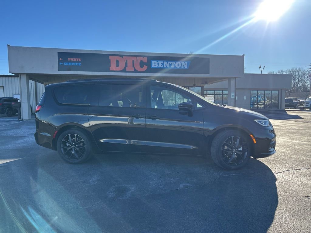 New 2026 Chrysler Pacifica Limited w/ S Appearance Package image 48