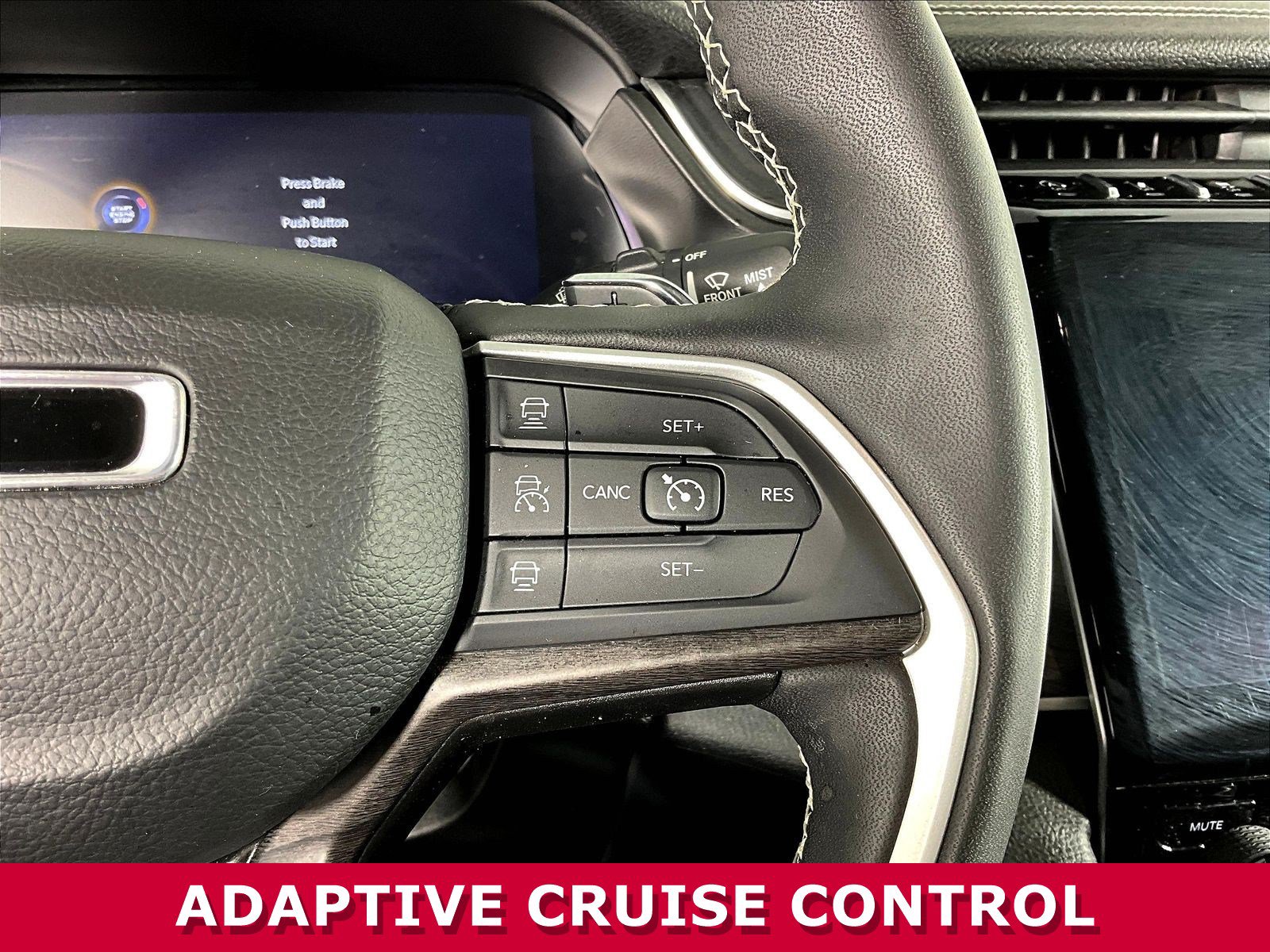 Used 2023 Jeep Grand Cherokee Limited w/ Black Appearance Package AWD/4WD image 12