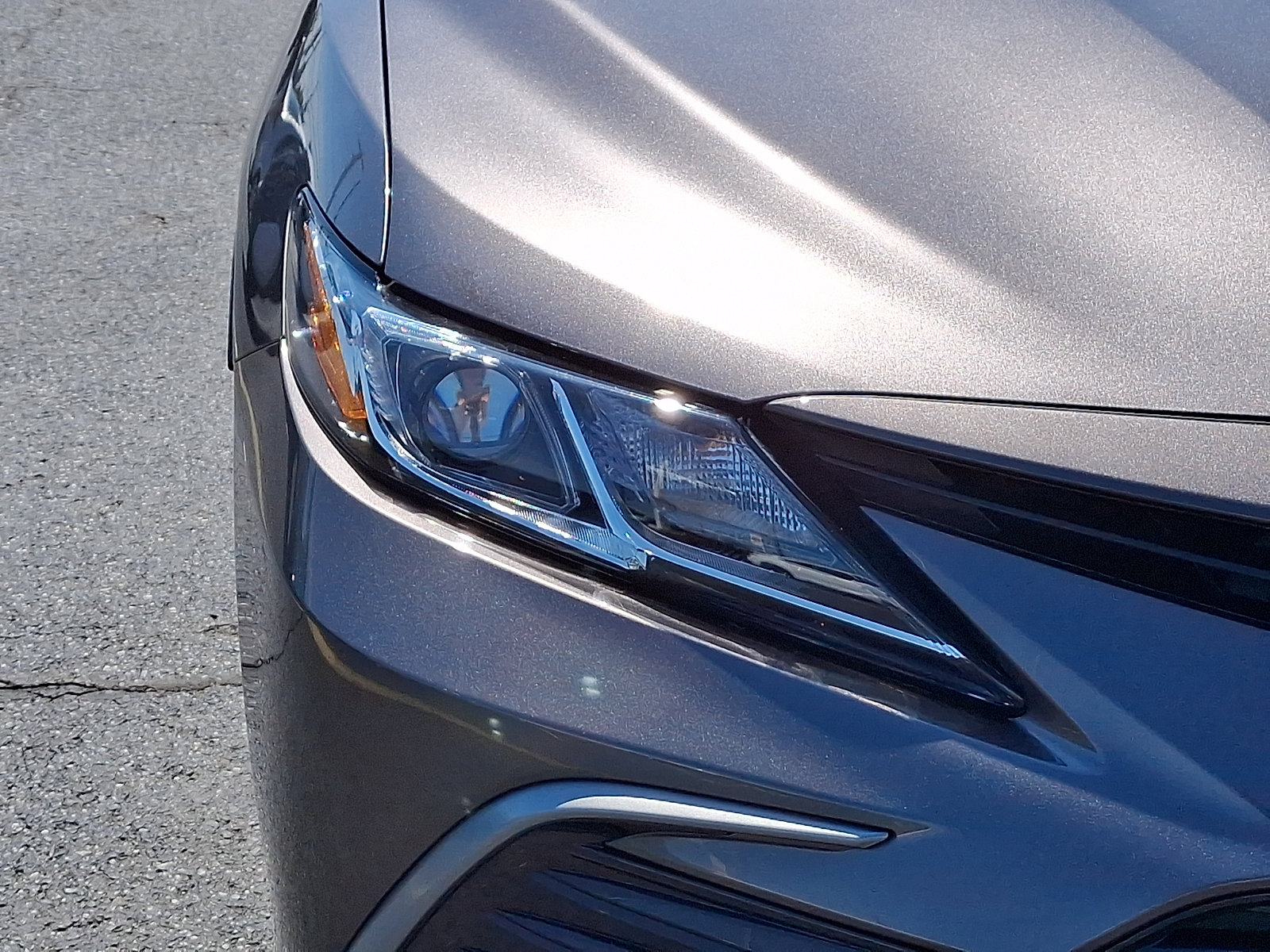 Used 2023 Toyota Camry LE AWD/4WD image 9