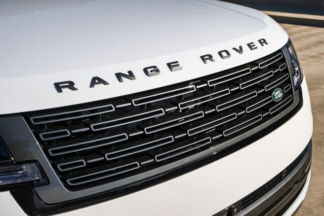 New 2025 Land Rover Range Rover SE image 11