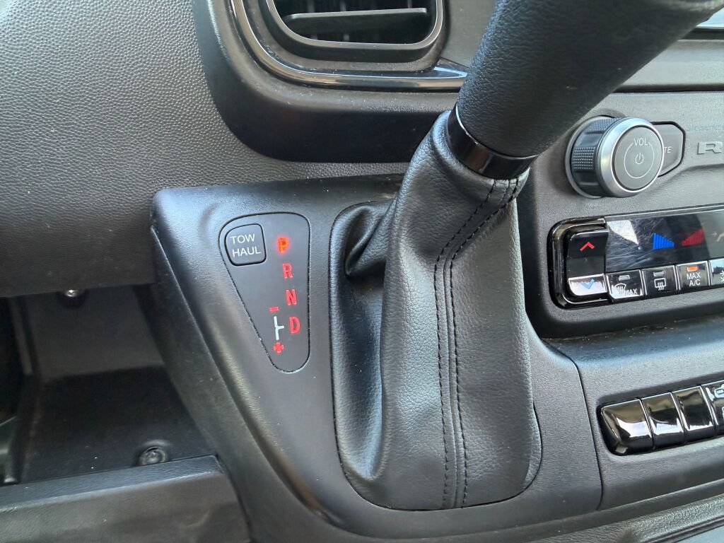 Used 2025 RAM ProMaster 2500 w/ Convenience Group FWD image 28