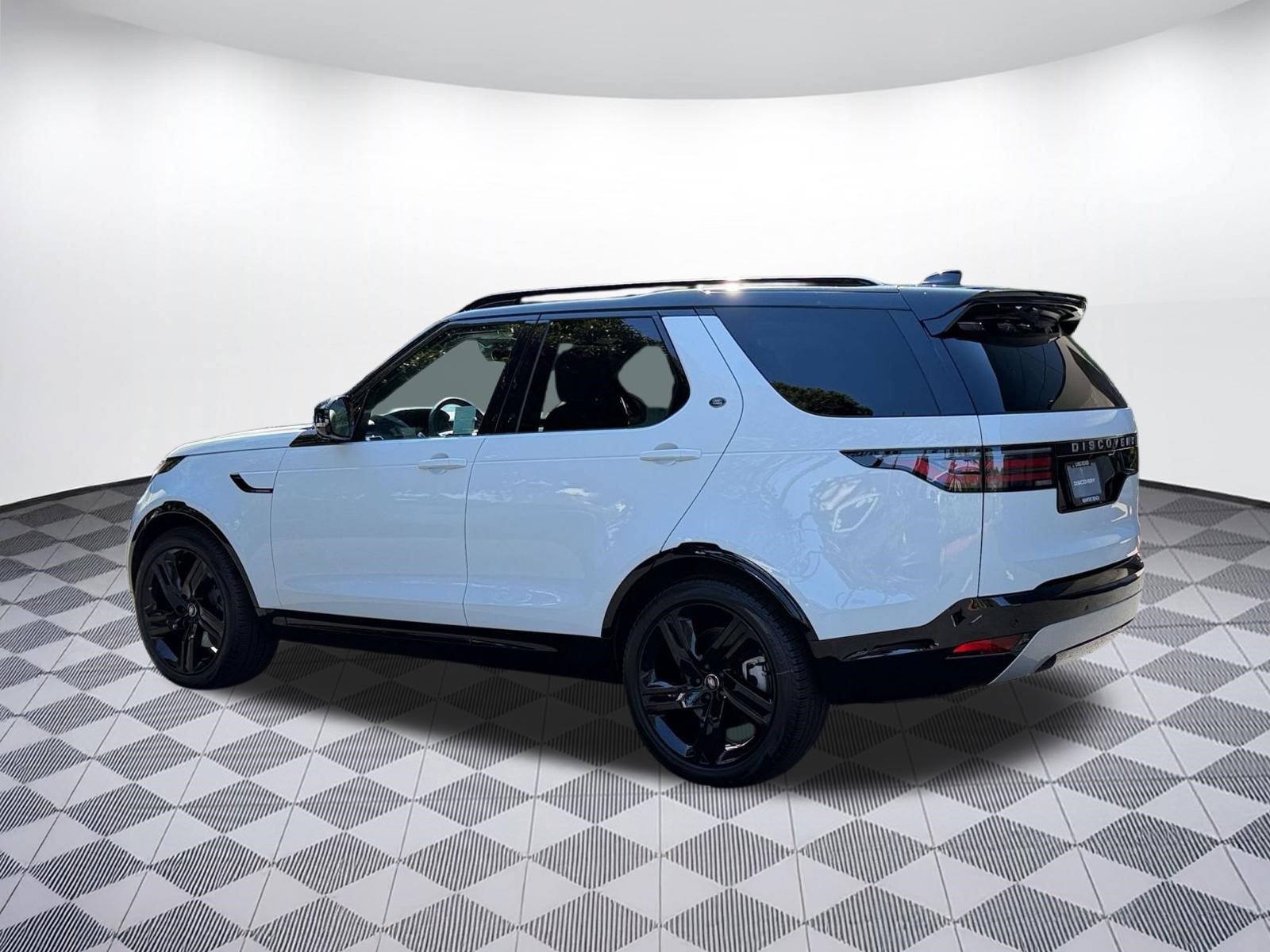 New 2026 Land Rover Discovery Limited Edition AWD/4WD image 3